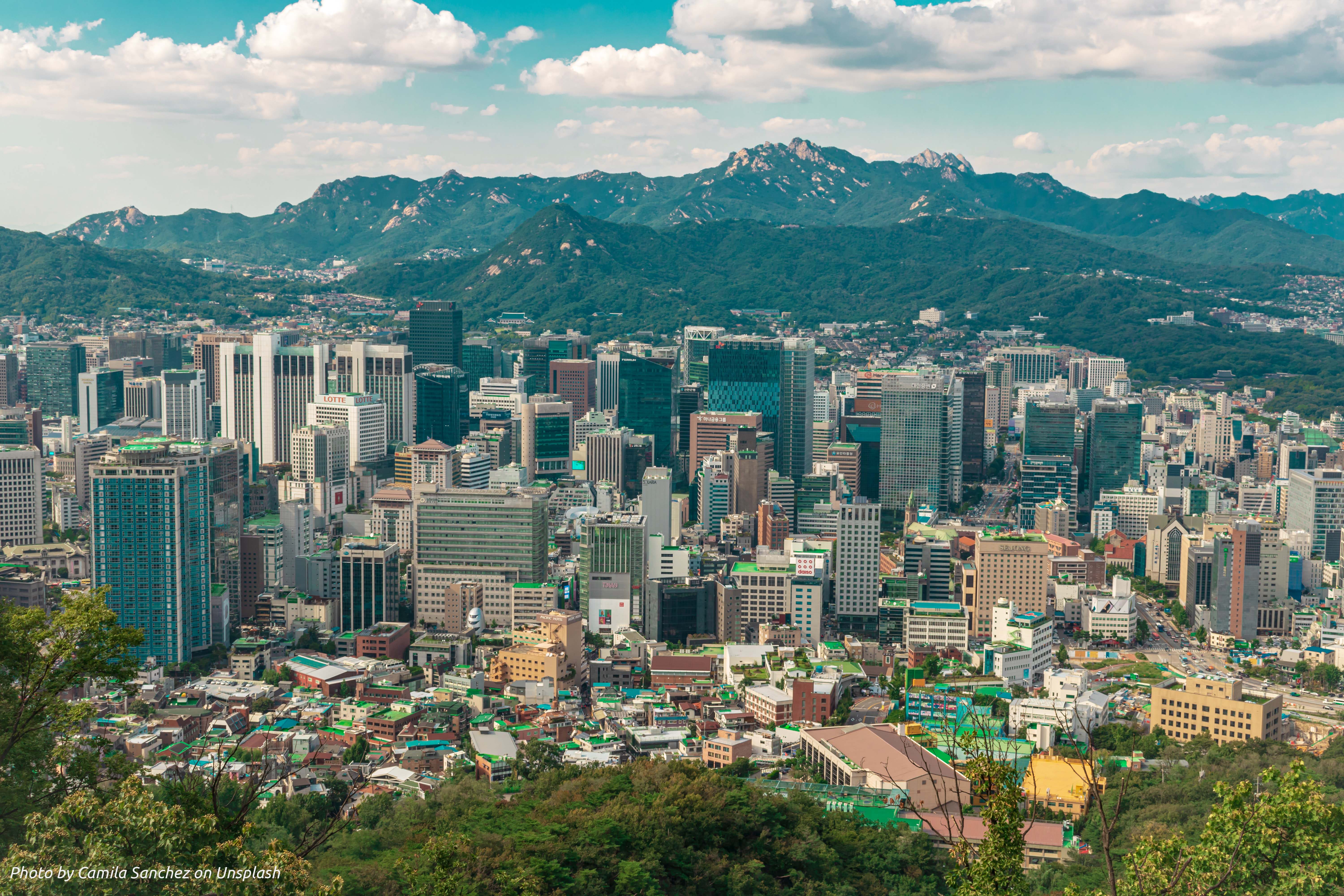 Check out Seoul city from the Namsan Tower